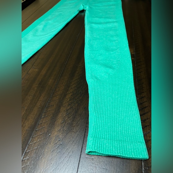 Love Fitness Apparel Seamless Leggings - Picture 10 of 12